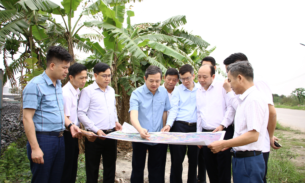 Provincial Chairman inspects Kep Station operations, surveys transport projects